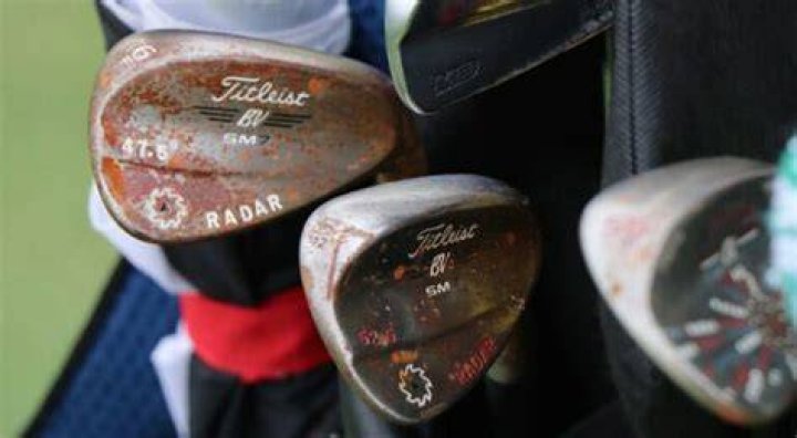Do Tour pros use raw wedges?